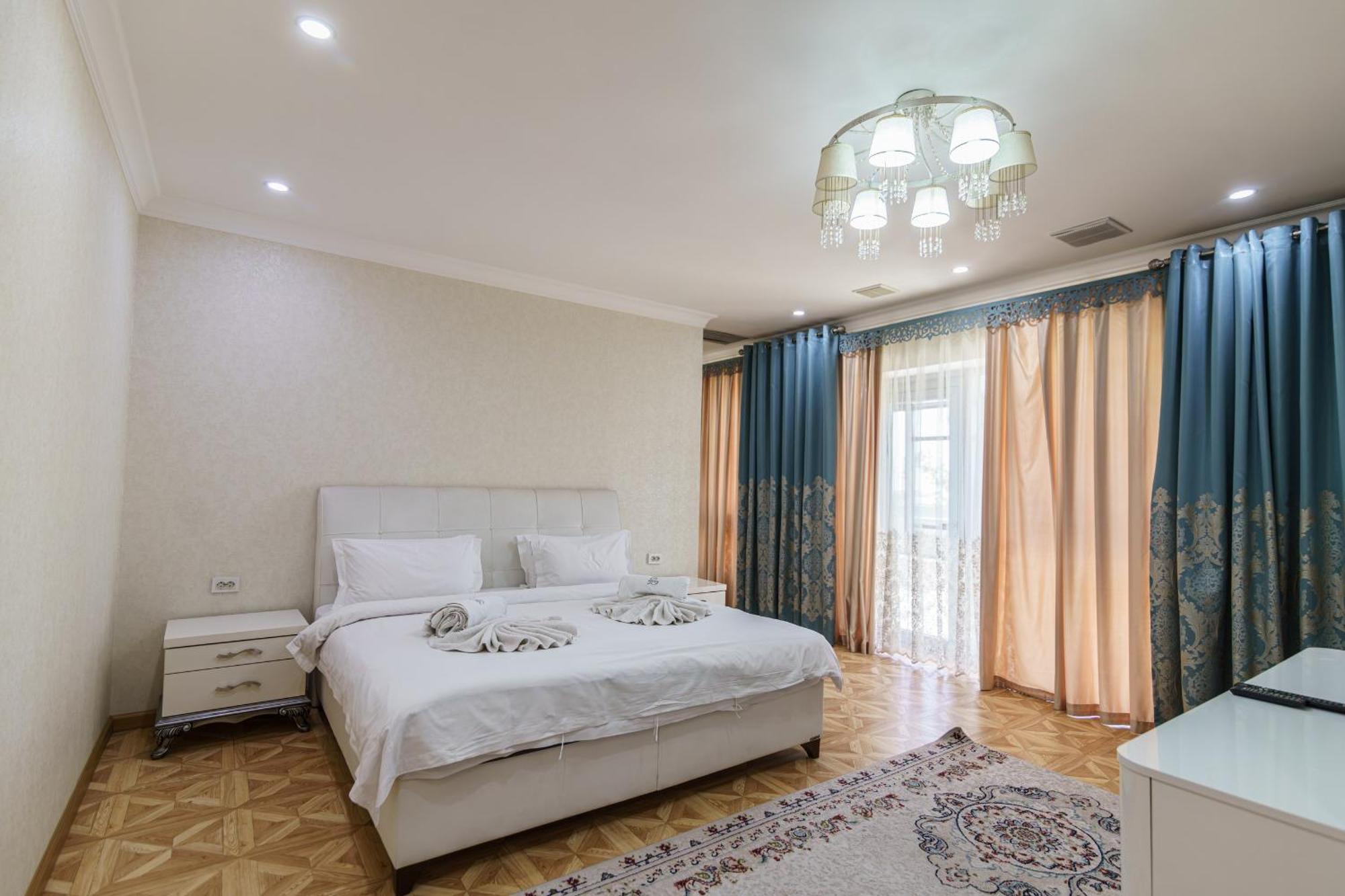 Park Hotel Al Bustan Шымкент Экстерьер фото