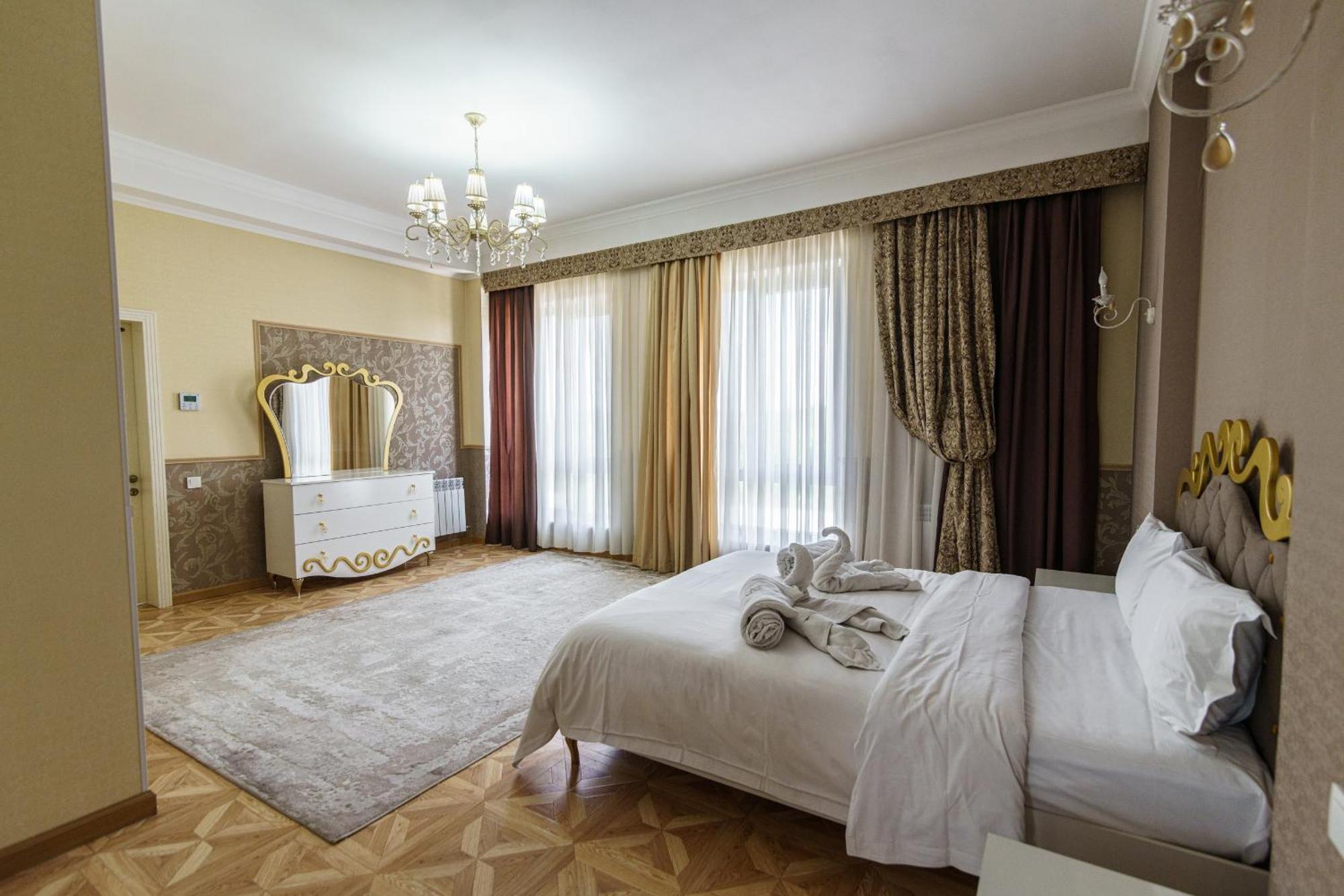 Park Hotel Al Bustan Шымкент Экстерьер фото
