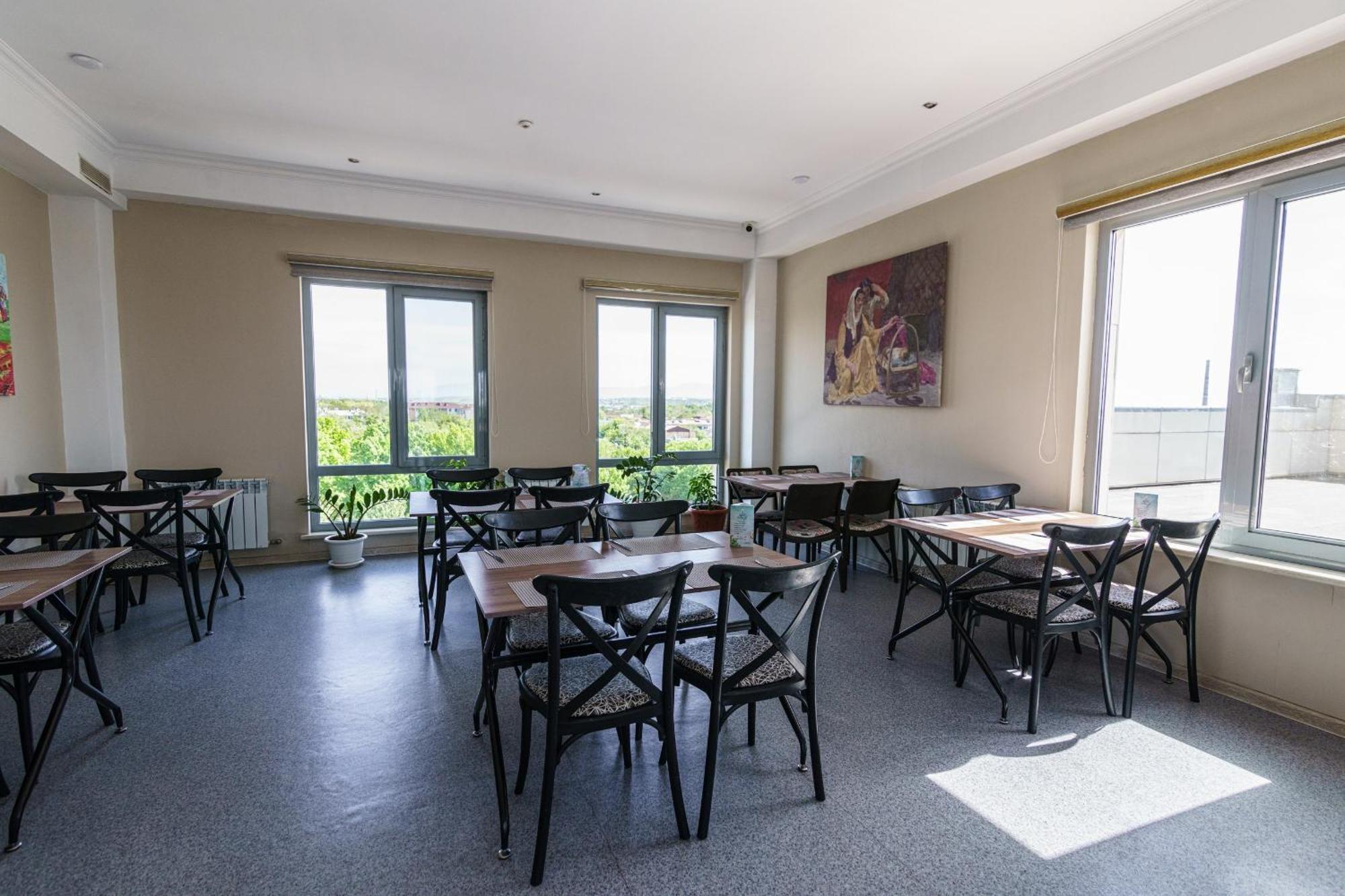Park Hotel Al Bustan Шымкент Экстерьер фото